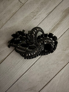 Rhinestone Flower Vine Brooch Black